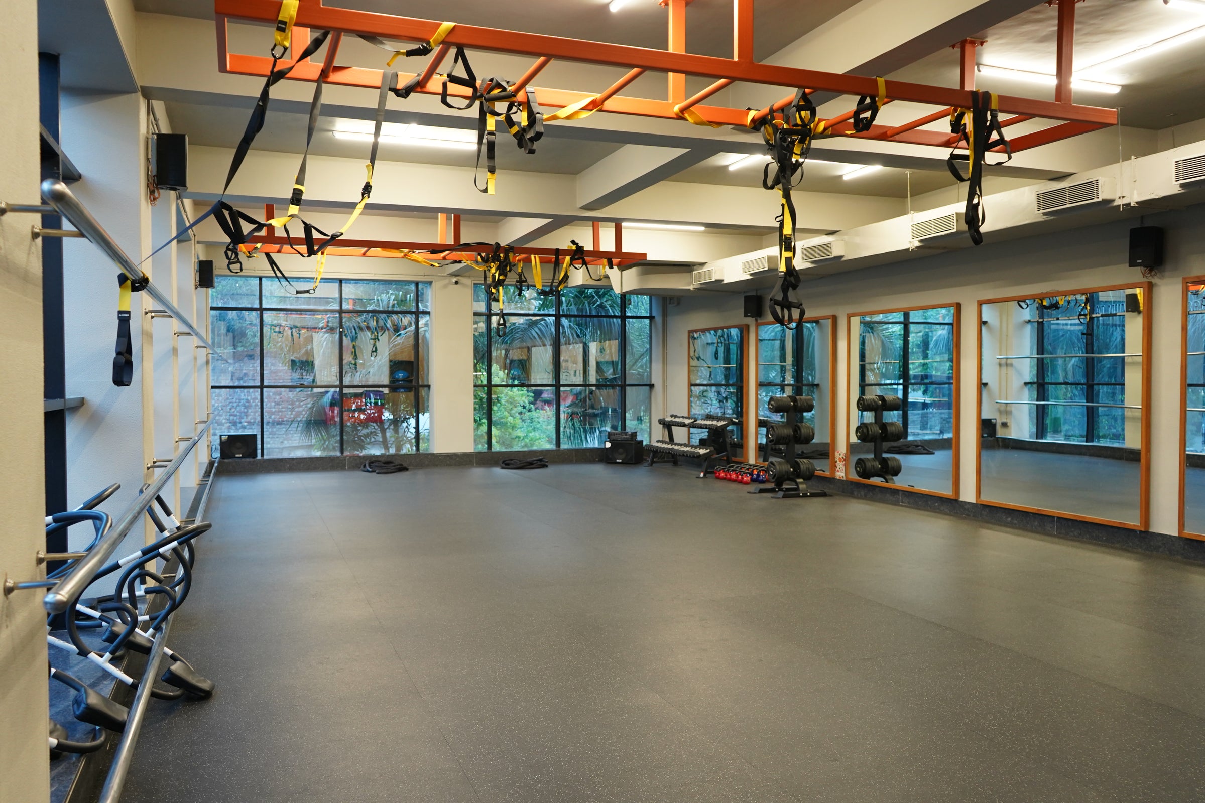 Oneiros European style fitness studio
